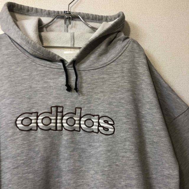 adidas プルオーバーパーカー 刺繍 ロゴ アディダス 刺繍ロゴ grey