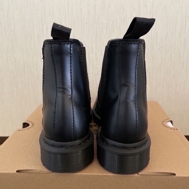 Dr.Martens(ドクターマーチン)のドクターマーチン ブーツ チェルシー モノ 23 黒 ブラック サイドゴア 美品 レディースの靴/シューズ(ブーツ)の商品写真