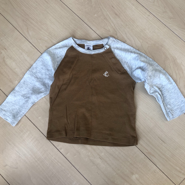 PETIT BATEAU(プチバトー)のプチバトー　カットソー キッズ/ベビー/マタニティのベビー服(~85cm)(Ｔシャツ)の商品写真