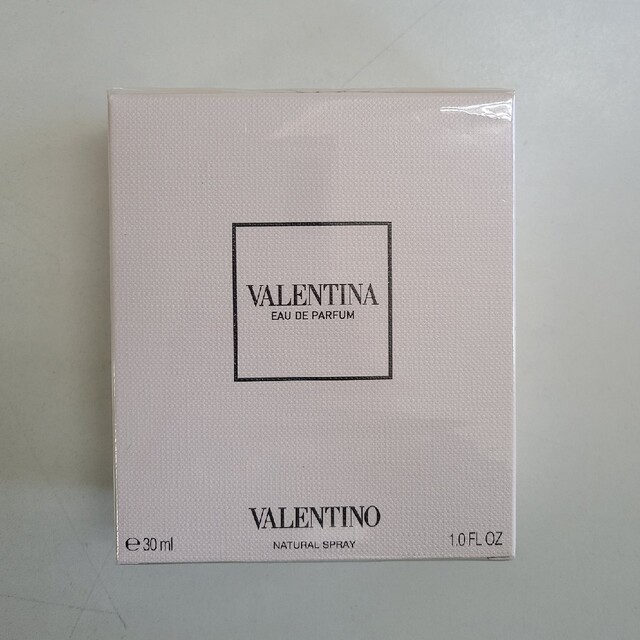 VALENTINO(ヴァレンティノ)の新品未開封ヴァレンチノ　ヴァレンティナオーデパルファム30ml コスメ/美容の香水(香水(女性用))の商品写真