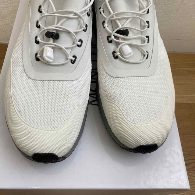 MONCLER(モンクレール)のMONCLER 27.5 スニーカー　vibram メンズの靴/シューズ(スニーカー)の商品写真