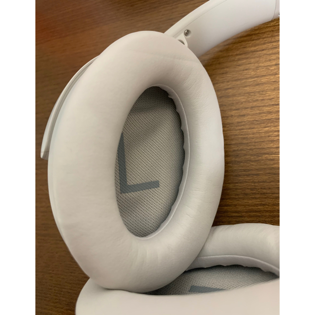 BOSE(ボーズ)のBose ヘッドフォン ヘッドホン ホワイト ほぼ新品　〜1月15日 スマホ/家電/カメラのオーディオ機器(ヘッドフォン/イヤフォン)の商品写真