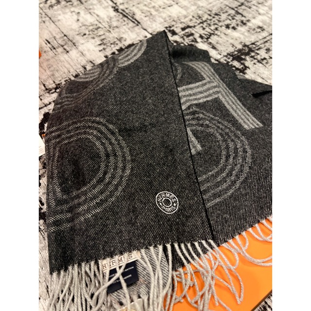 人気ブラドン Hermes - 【22AW】HERMESカシミヤマフラー*24番目の