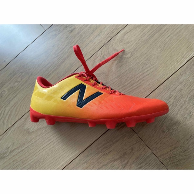 New Balance(ニューバランス)のサッカーシューズ　23.5 new balance スポーツ/アウトドアのサッカー/フットサル(シューズ)の商品写真