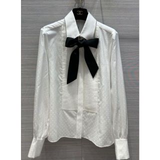 シャネル トップスの通販 5,000点以上 | CHANELのレディースを買うなら