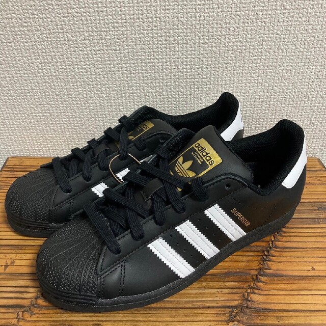 24.5 cm adidas スーパースター ブラック 新品 EG4959-