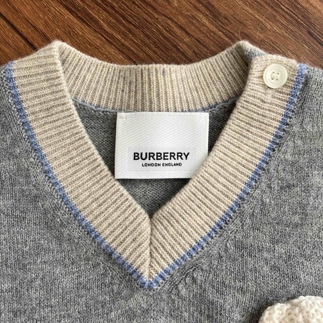 BURBERRY(バーバリー)のバーバリー　トーマス　ベア　マスコット　ロゴ　ニット　セーター キッズ/ベビー/マタニティのキッズ服男の子用(90cm~)(ニット)の商品写真