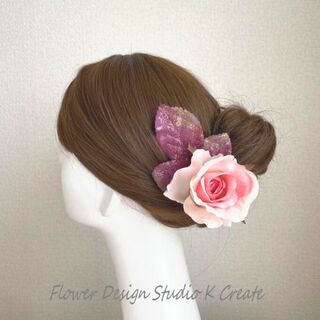 華やか★ピンクの薔薇と葉っぱの髪飾り　ピンクの薔薇　髪飾り　フラメンコ　バラ(ダンス/バレエ)