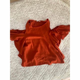 ZARA オフショルダー　テラコッタ　トップス(カットソー(半袖/袖なし))