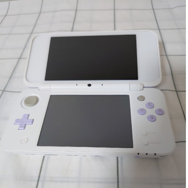 New Nintendo 2DS LL ホワイト×ラベンダー - 家庭用ゲーム本体 New Nintendo 2DS LL ホワイト×ラベンダー - 家庭用ゲーム本体