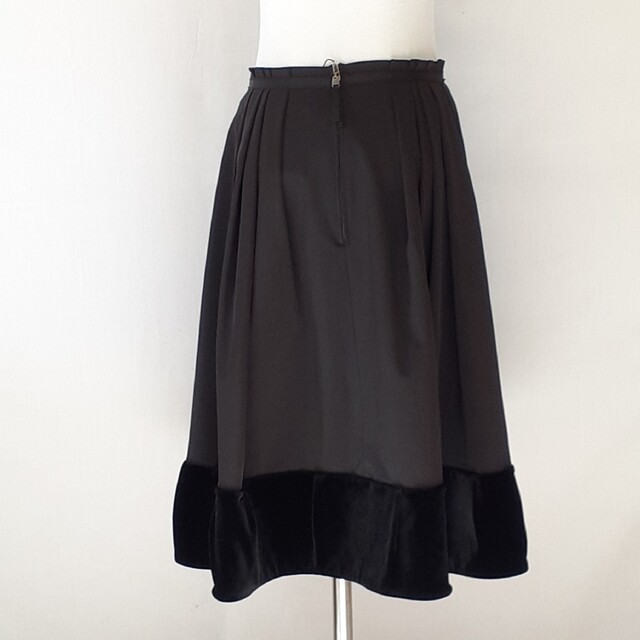 全てのスカートフォクシーベロア裾のフレアスカート、サイズ40.M。FOXEY