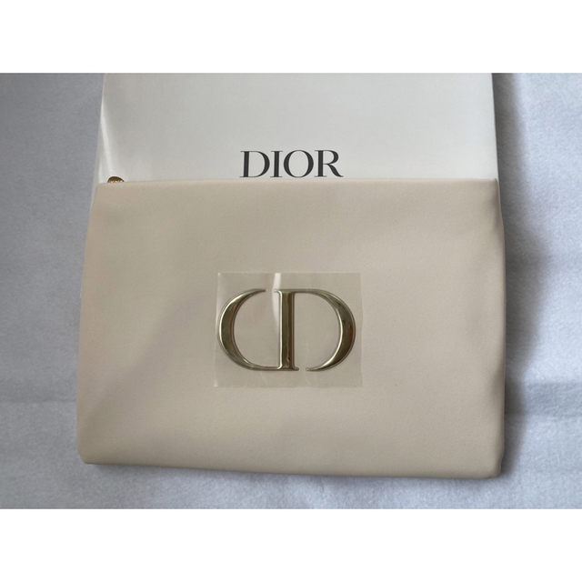 Dior(ディオール)の【Dior】ディオール ノベルティポーチ  ベージュ 【新品未使用】 レディースのファッション小物(ポーチ)の商品写真