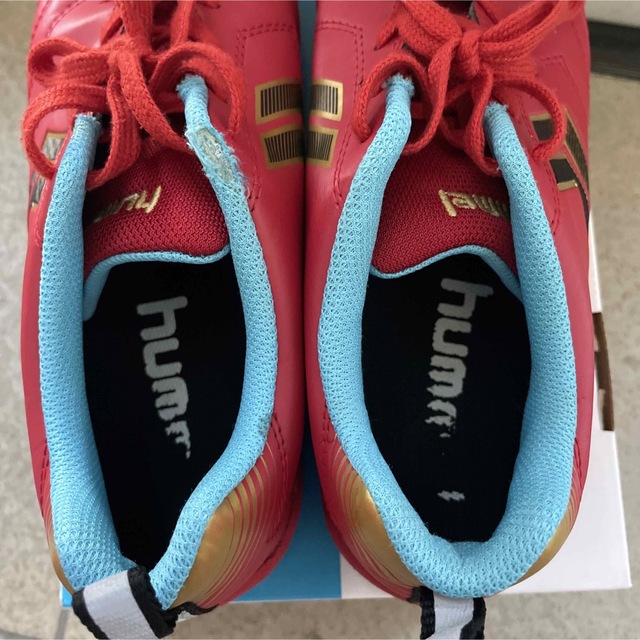 hummel(ヒュンメル)のフットサルシューズ　スニーカー　サッカー　トレシュー　トレーニングシューズ スポーツ/アウトドアのサッカー/フットサル(シューズ)の商品写真