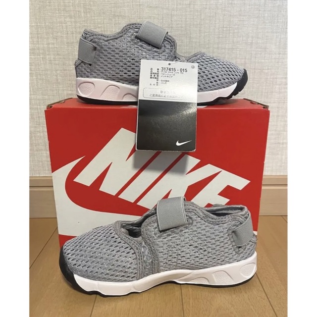 NIKE 新品 NIKE ナイキ エアリフト リトルリフト グレー キッズ 16 15の通販 by 【次回発送7月24日】*ne*|ナイキならラクマ 15(16)センチ☆ナイキスニーカー☆グレー スリッポン キッズ
