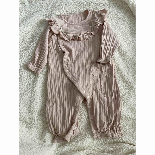 アカチャンホンポ(アカチャンホンポ)のピンク　リボン　ロンパース キッズ/ベビー/マタニティのベビー服(~85cm)(ロンパース)の商品写真