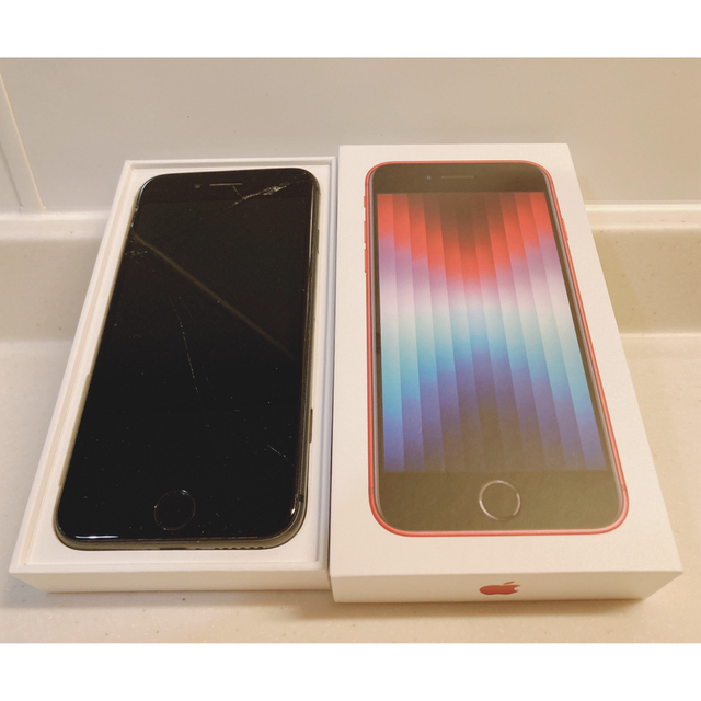 【ジャンク】iPhone8 64GB ブラック 本体+SE3箱