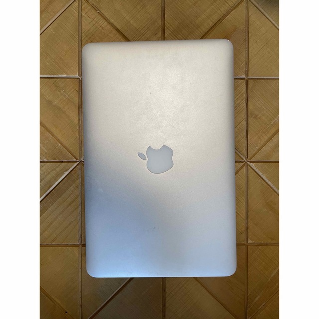Apple MacBook Air 11-inch Early 2014 プロ…APPLEカラーシルバー