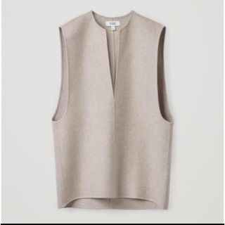 コス(COS)のCOS deep v neck sleeveless top(ベスト/ジレ)