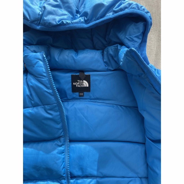 THE NORTH FACE(ザノースフェイス)のノースフェイスキッズ　アウター　110 キッズ/ベビー/マタニティのキッズ服男の子用(90cm~)(ジャケット/上着)の商品写真