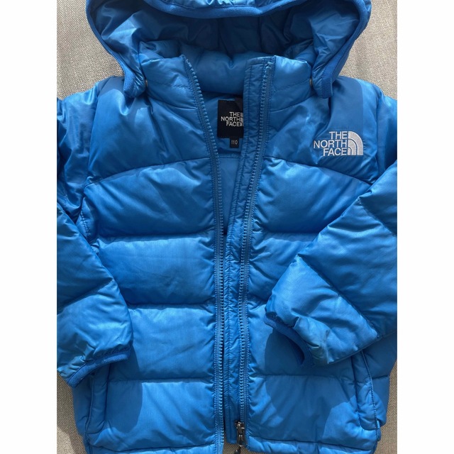 THE NORTH FACE(ザノースフェイス)のノースフェイスキッズ　アウター　110 キッズ/ベビー/マタニティのキッズ服男の子用(90cm~)(ジャケット/上着)の商品写真