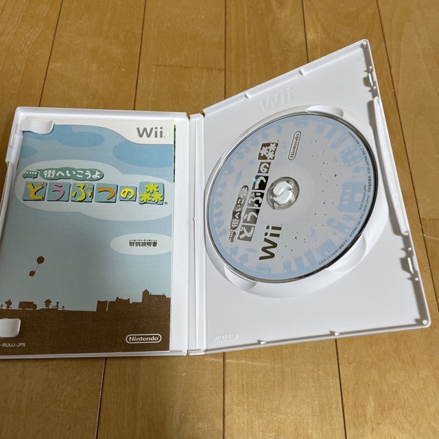 Wii(ウィー)の街へいこうよ どうぶつの森 Wii エンタメ/ホビーのゲームソフト/ゲーム機本体(家庭用ゲームソフト)の商品写真