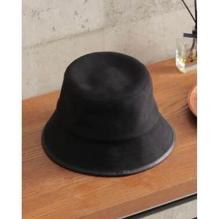 イッカ(ikka)のフェイクスウェードパイピングHAT  バケットハット　バケハ　黒　ブラック(ハット)