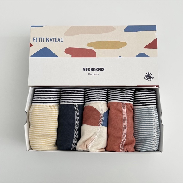 PETIT BATEAU(プチバトー)の新品未使用  プチバトー  トランクス  5枚組  10ans キッズ/ベビー/マタニティのキッズ服男の子用(90cm~)(下着)の商品写真