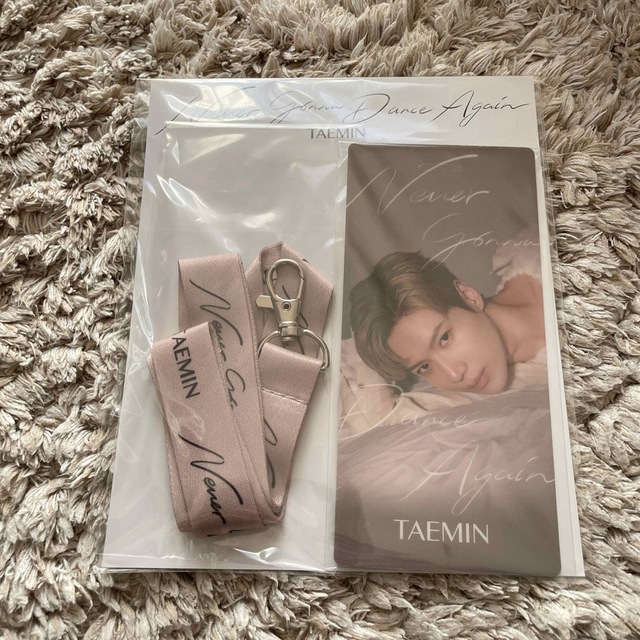 SHINee(シャイニー)の新品 TAEMIN テミン NGDA LANYARD HARD PHOTO エンタメ/ホビーのタレントグッズ(アイドルグッズ)の商品写真