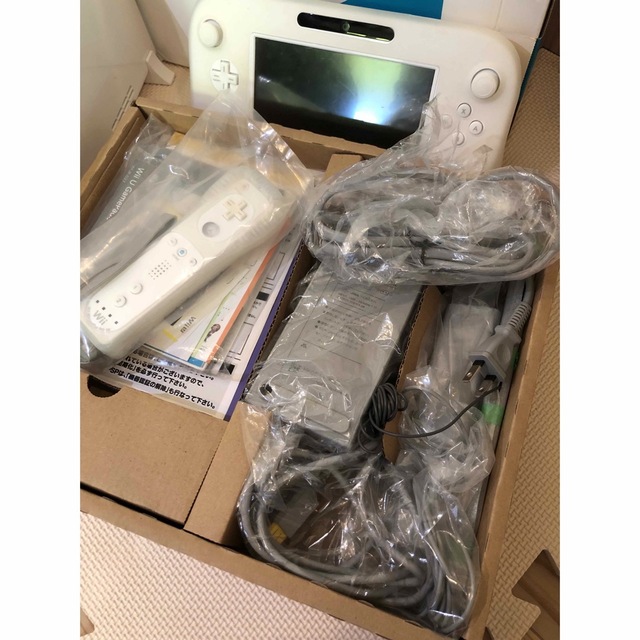 Wii U(ウィーユー)のWiiU本体 エンタメ/ホビーのゲームソフト/ゲーム機本体(家庭用ゲーム機本体)の商品写真