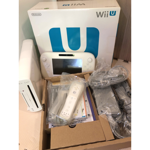 Wii U(ウィーユー)のWiiU本体 エンタメ/ホビーのゲームソフト/ゲーム機本体(家庭用ゲーム機本体)の商品写真