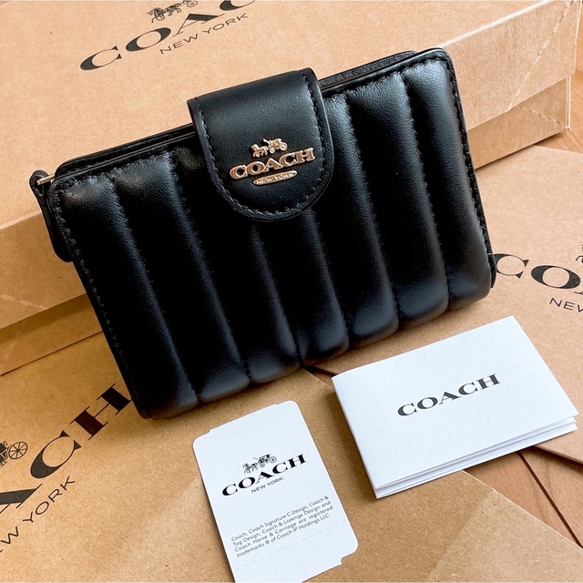 COACH(コーチ)の【あーさん様専用】ギフトラッピング+紙袋 レディースのファッション小物(財布)の商品写真