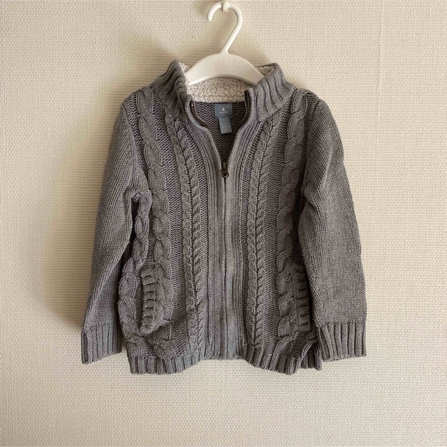 babyGAP(ベビーギャップ)のグレーカーディガン95 キッズ/ベビー/マタニティのキッズ服男の子用(90cm~)(カーディガン)の商品写真