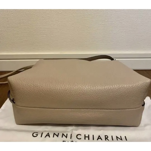 GIANNI CHIARINI(ジャンニキャリーニ)のジャンニキアリーニ　アリファM レディースのバッグ(ハンドバッグ)の商品写真