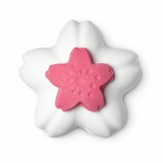 ラッシュ(LUSH)の【新品】LUSH ブルーミングビューティフル(入浴剤/バスソルト)