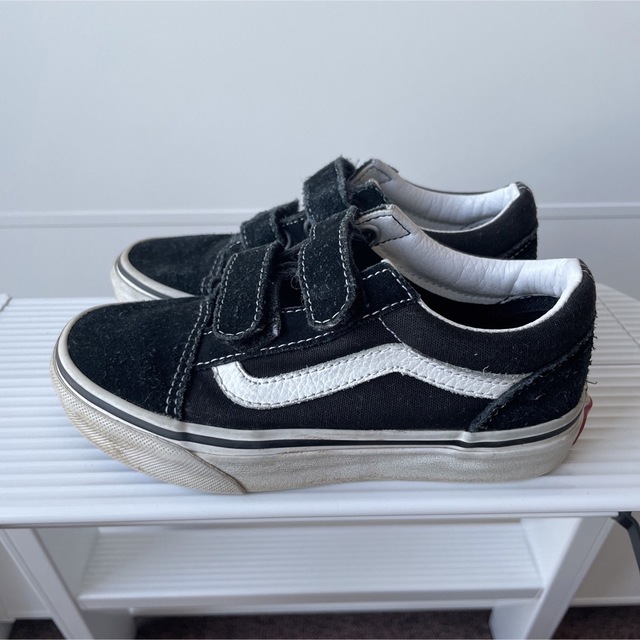 VANS(ヴァンズ)のバンズ オールド スクール ブラック ホワイト キッズ/ベビー/マタニティのキッズ靴/シューズ(15cm~)(スニーカー)の商品写真