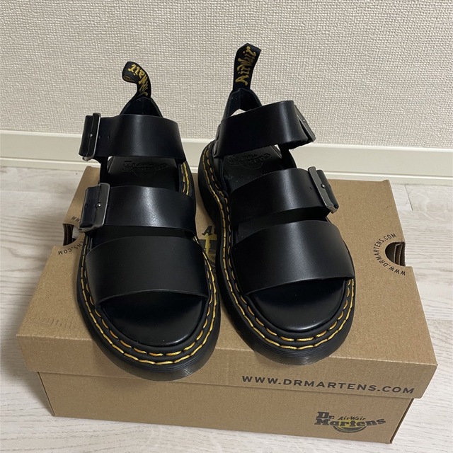 Dr.Martens(ドクターマーチン)のドクターマーチン　グリフォン レディースの靴/シューズ(サンダル)の商品写真