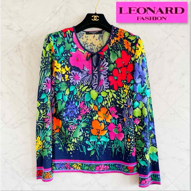 LEONARD(レオナール)の定価13万円！絹100%！レオナール 花柄が鮮やかで美しい トップス  レディースのトップス(シャツ/ブラウス(長袖/七分))の商品写真