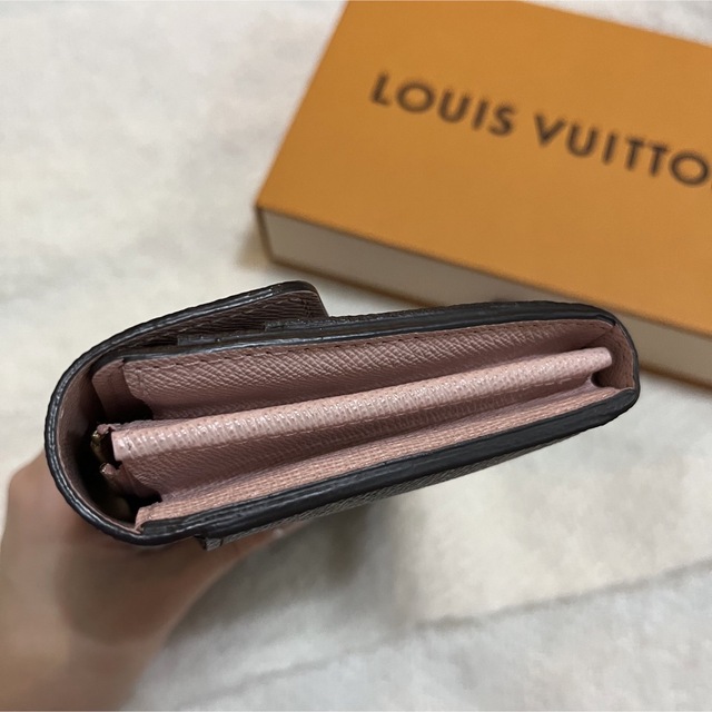 LOUIS VUITTON(ルイヴィトン)のLOUIS VUITTON 長財布 ポルトフォイユ・サラ レディースのファッション小物(財布)の商品写真