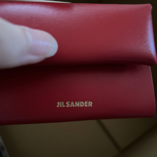 Jil Sander(ジルサンダー)のJIL SANDER ロゴ入りレザーコインケースRED（新品） メンズのファッション小物(コインケース/小銭入れ)の商品写真