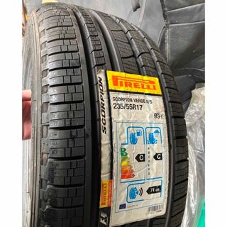 新品未使用品‼️PIRELLI ピレリ 235/55R17インチ (タイヤ)