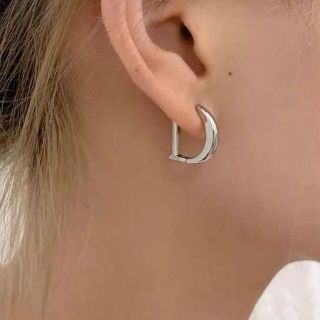 トゥデイフル(TODAYFUL)の【シルバー】「D」hoop one touch pierce RP034(ピアス)