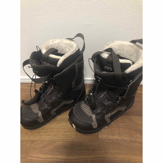 SALOMON(サロモン)のSalomon ブーツ スポーツ/アウトドアのスノーボード(ブーツ)の商品写真