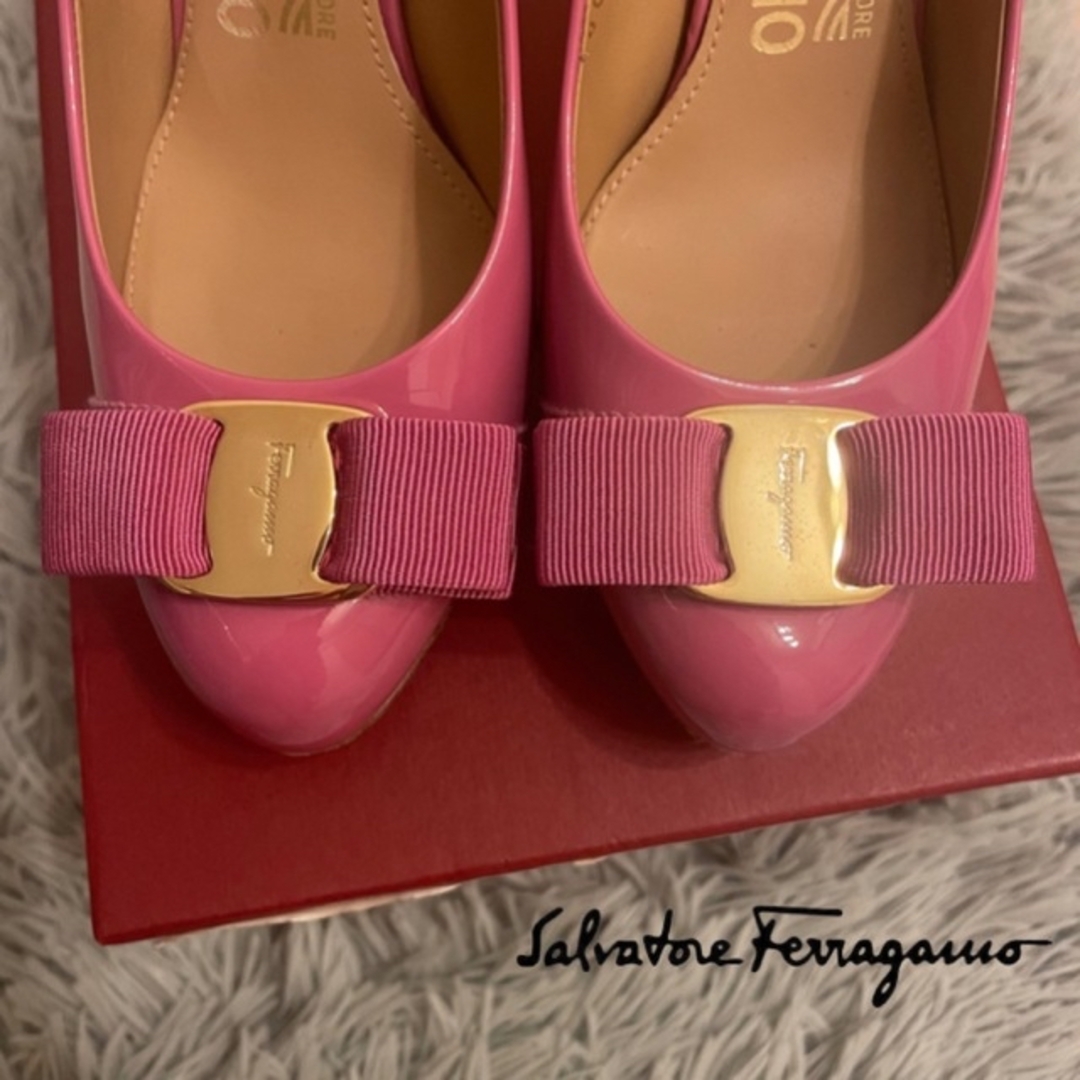 早い者勝ち‼︎ Ferragamo ヴァラリボンパンプス 激安正規品 17955円