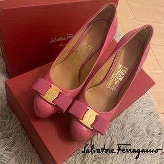 サルヴァトーレフェラガモ(Salvatore Ferragamo)の早い者勝ち‼︎ Ferragamo ヴァラリボンパンプス(ハイヒール/パンプス)