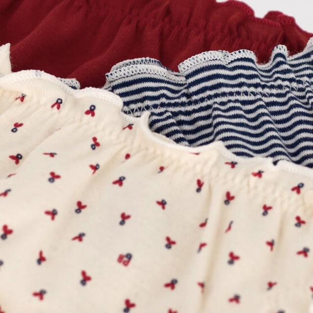 PETIT BATEAU(プチバトー)の新品未使用  プチバトー  ショーツ  3枚組  12ans キッズ/ベビー/マタニティのキッズ服女の子用(90cm~)(下着)の商品写真