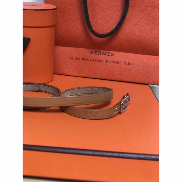 HERMES エルメス　ベルト　箱付き　ブレスレット　バングル　アクセサリー　革