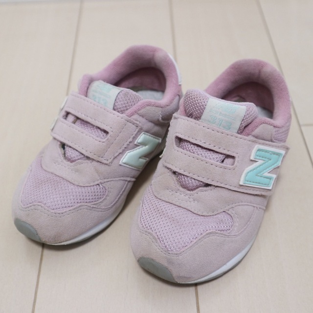 New Balance(ニューバランス)のニューバランス　ピンク　スニーカー　16.0㎝ キッズ/ベビー/マタニティのキッズ靴/シューズ(15cm~)(スニーカー)の商品写真