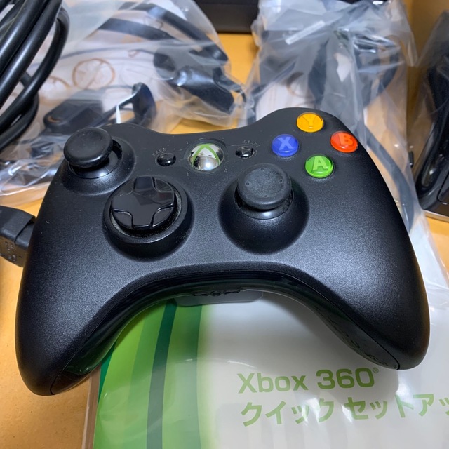 Xbox360(エックスボックス360)のMicrosoft Xbox360 XBOX 360 250GB エンタメ/ホビーのゲームソフト/ゲーム機本体(家庭用ゲーム機本体)の商品写真