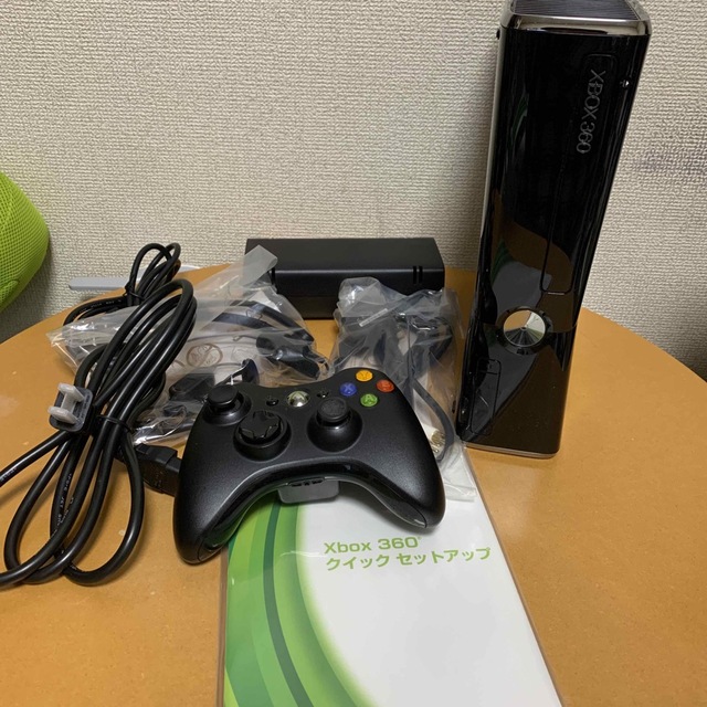 Xbox360(エックスボックス360)のMicrosoft Xbox360 XBOX 360 250GB エンタメ/ホビーのゲームソフト/ゲーム機本体(家庭用ゲーム機本体)の商品写真