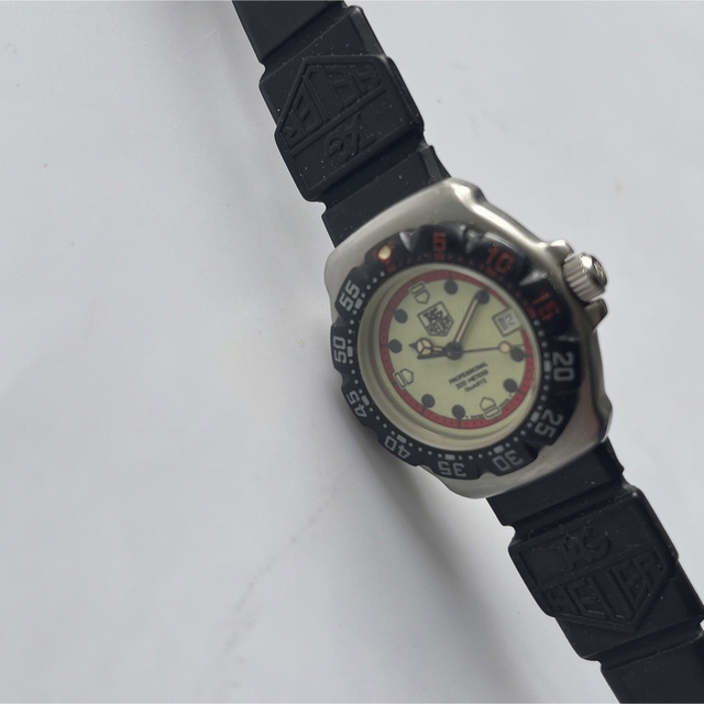 TAG Heuer(タグホイヤー)のTAG HEUER タグホイヤー　プロフェッショナル　200m クォーツ レディースのファッション小物(腕時計)の商品写真